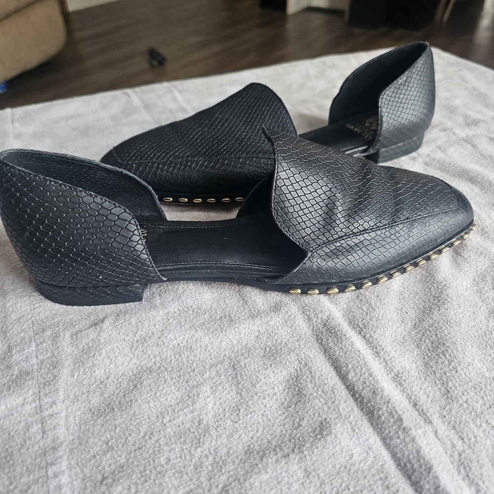 Vince Cumato Chic Black Textured Women's Loafers